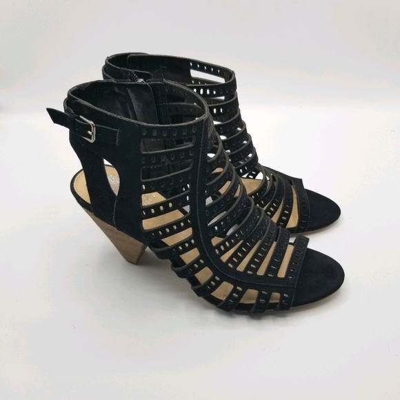 Vince Camuto Shoes - Vince Camuto sandals size 7M